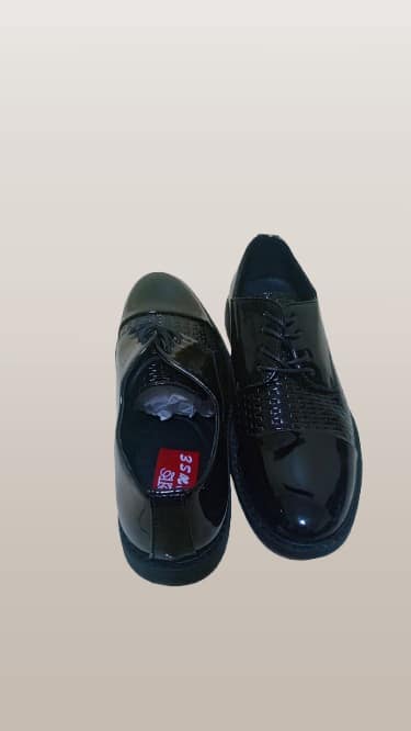 Men Patent Leather Loafers with Tassels - Image 4